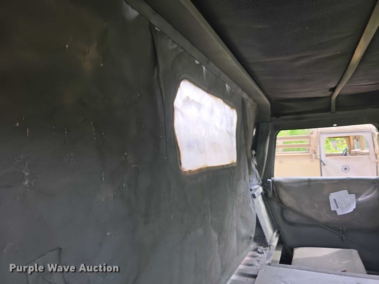 image for item FI1000 1990 AM General M998 Humvee SUV