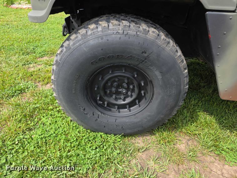 image for item FI1000 1990 AM General M998 Humvee SUV