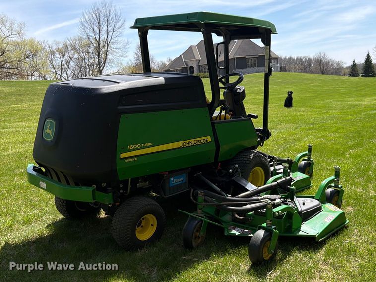 image for item FK0079 2019 John Deere 1600 WAM TD lawn mower