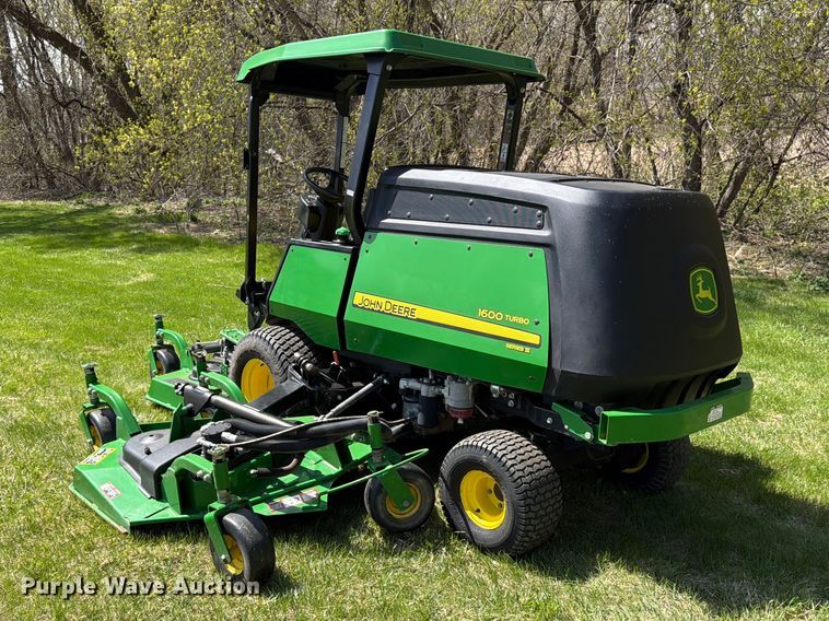 image for item FK0079 2019 John Deere 1600 WAM TD lawn mower