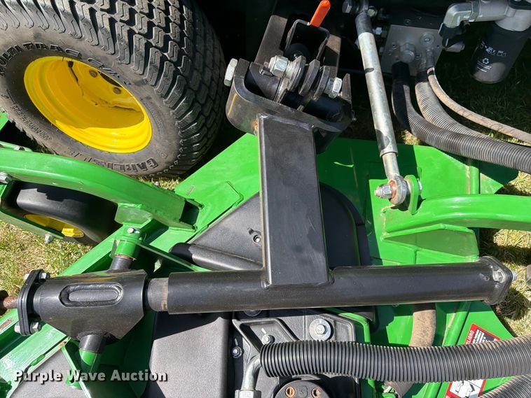 image for item FK0079 2019 John Deere 1600 WAM TD lawn mower