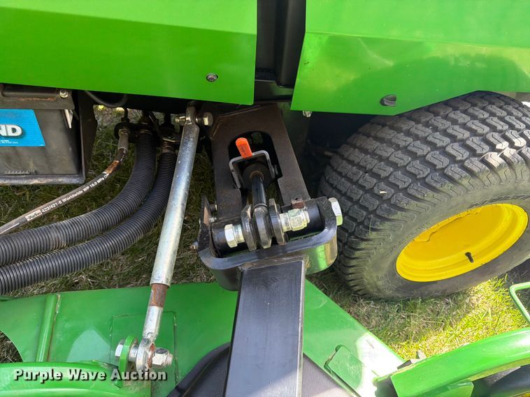 image for item FK0079 2019 John Deere 1600 WAM TD lawn mower