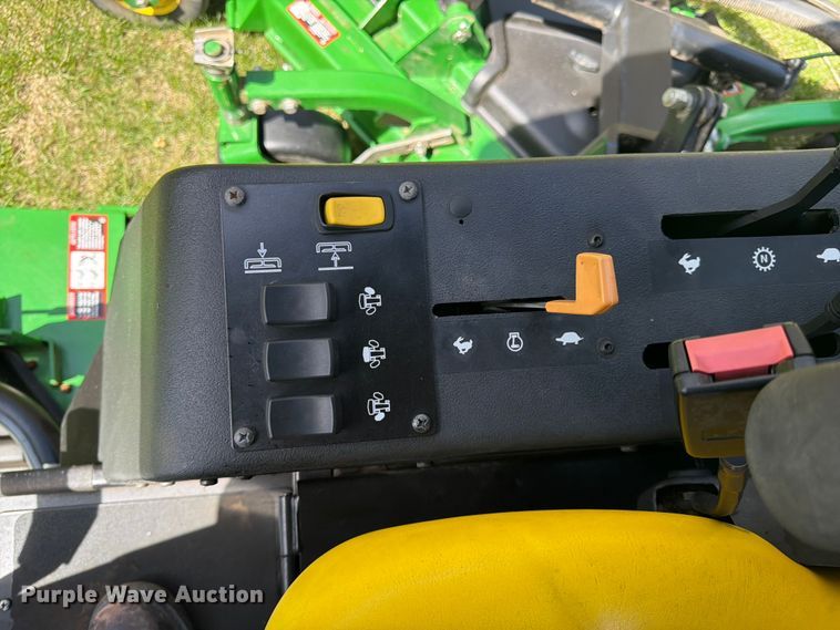 image for item FK0079 2019 John Deere 1600 WAM TD lawn mower