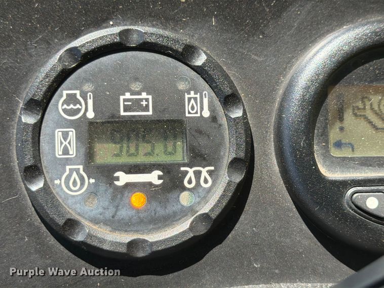 image for item FK0079 2019 John Deere 1600 WAM TD lawn mower