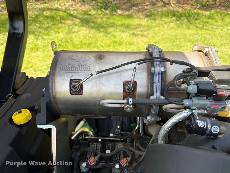 image for item FK0079 2019 John Deere 1600 WAM TD lawn mower