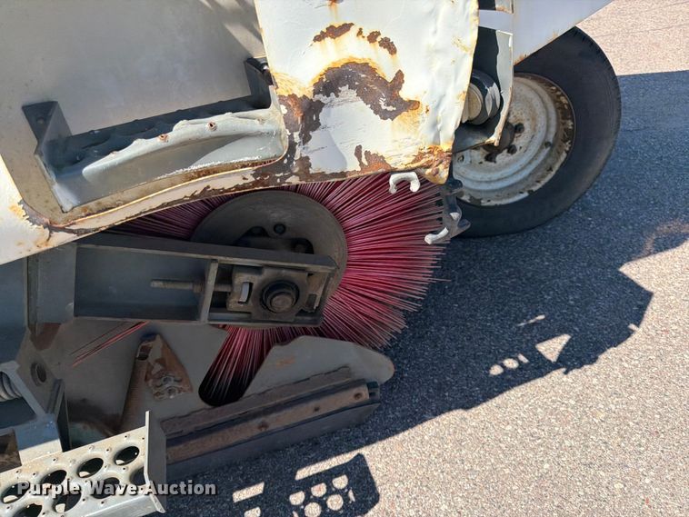 image for item FK0107 2002 Elgin Pelican P Series street sweeper