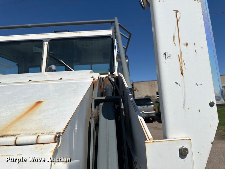 image for item FK0107 2002 Elgin Pelican P Series street sweeper