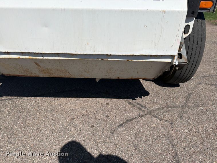image for item FK0107 2002 Elgin Pelican P Series street sweeper