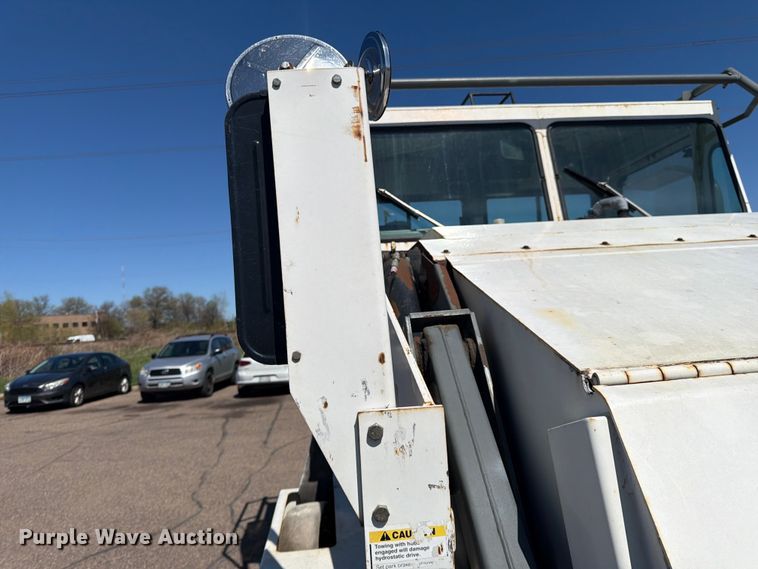 image for item FK0107 2002 Elgin Pelican P Series street sweeper