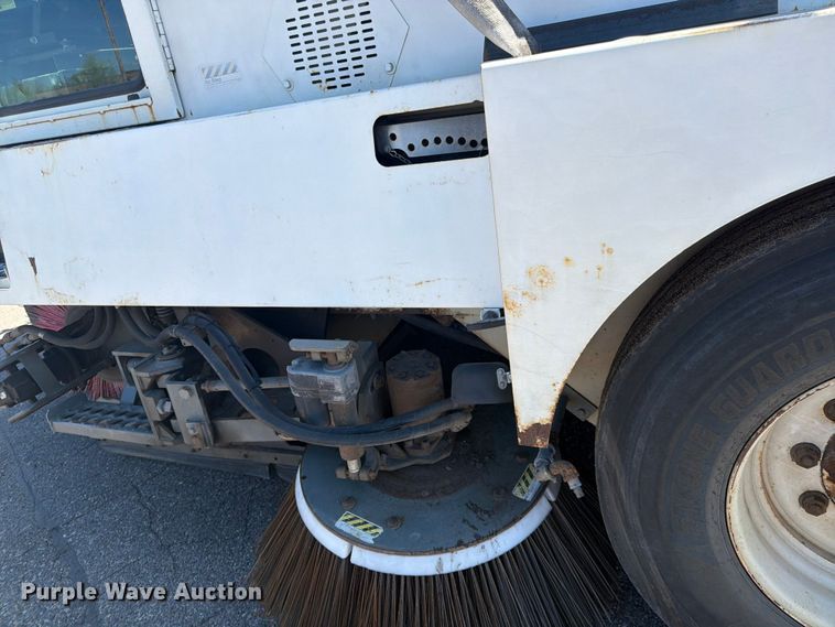 image for item FK0107 2002 Elgin Pelican P Series street sweeper