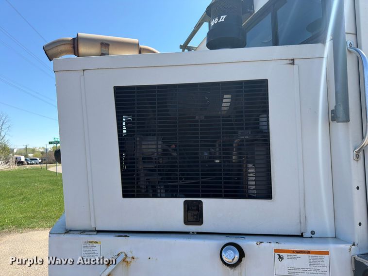 image for item FK0107 2002 Elgin Pelican P Series street sweeper