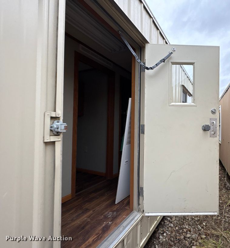 image for item FK1198 Skid mounted living quarters