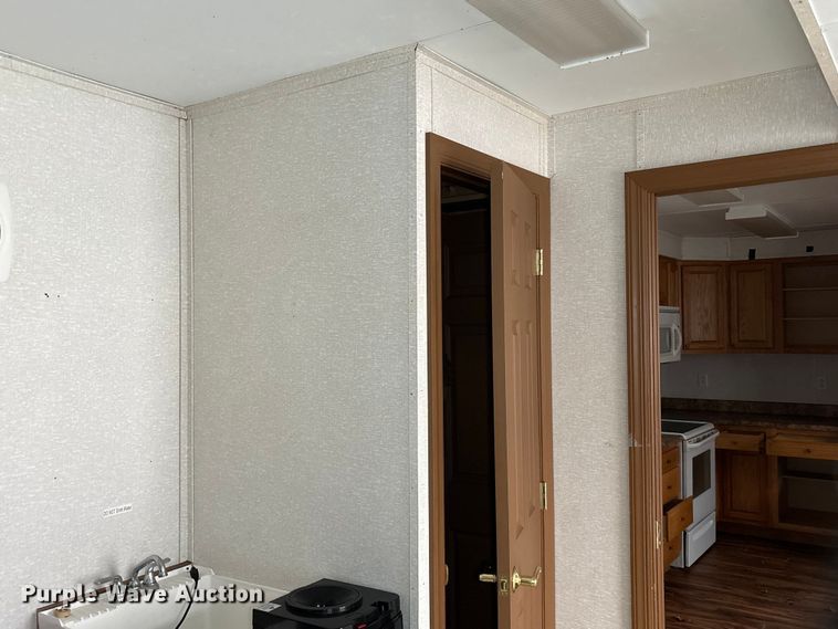 image for item FK1199 Skid mounted living quarters