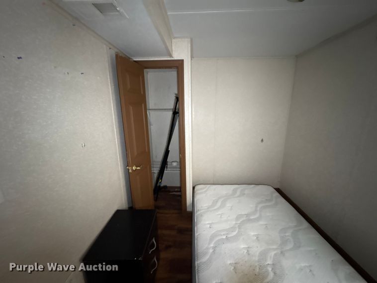 image for item FK1199 Skid mounted living quarters