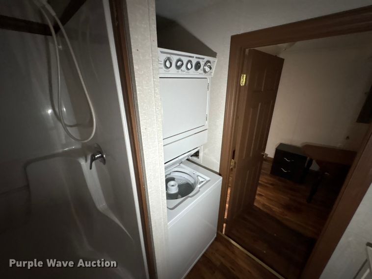 image for item FK1199 Skid mounted living quarters