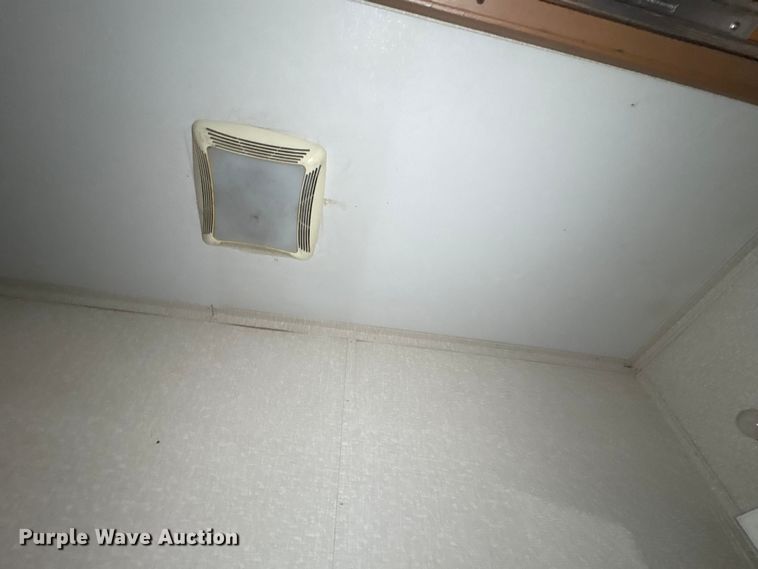 image for item FK1202 Skid mounted living quarters