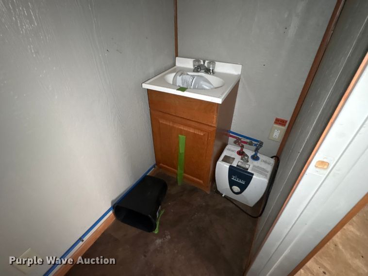 image for item FK1203 Skid mounted living quarters