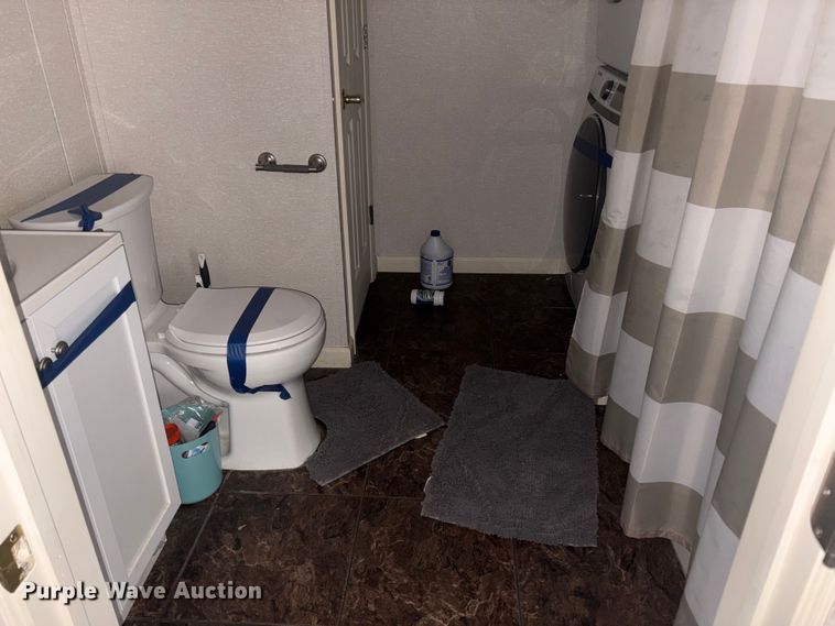 image for item FK1321 Skid mounted living quarters