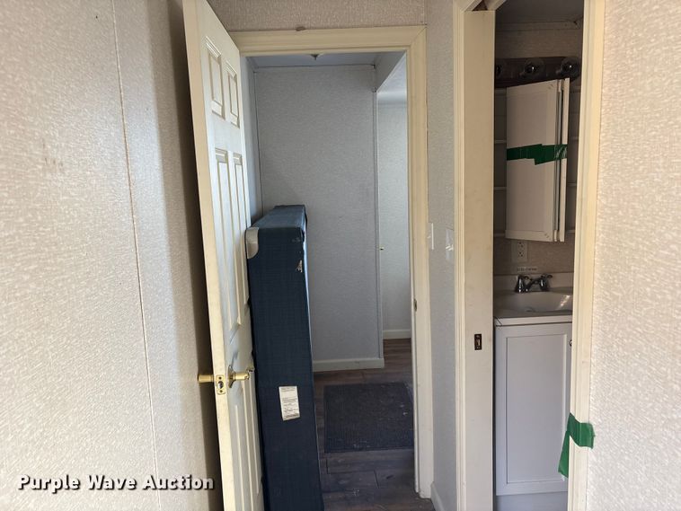 image for item FK1322 Skid mounted living quarters