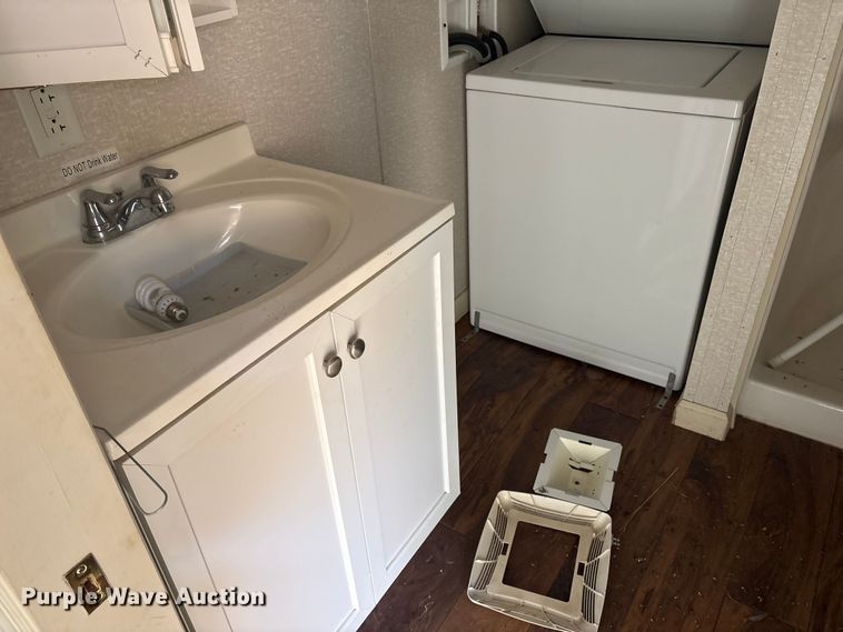image for item FK1322 Skid mounted living quarters
