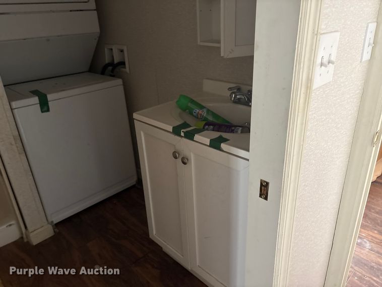image for item FK1322 Skid mounted living quarters