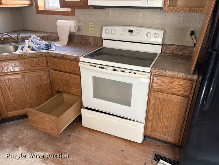image for item FK1326 Skid mounted living quarters
