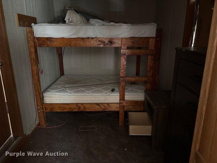 image for item FK1326 Skid mounted living quarters