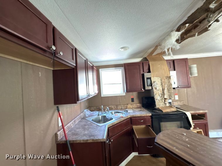 image for item FK1327 Skid mounted living quarters