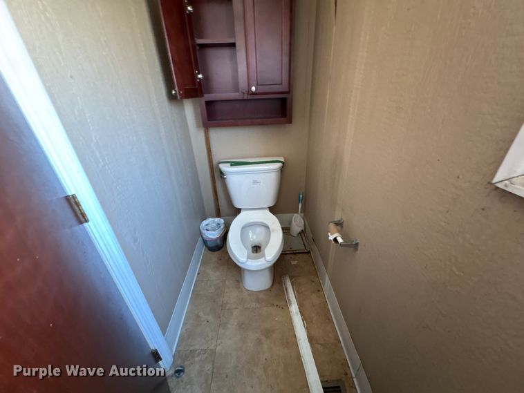 image for item FK1327 Skid mounted living quarters