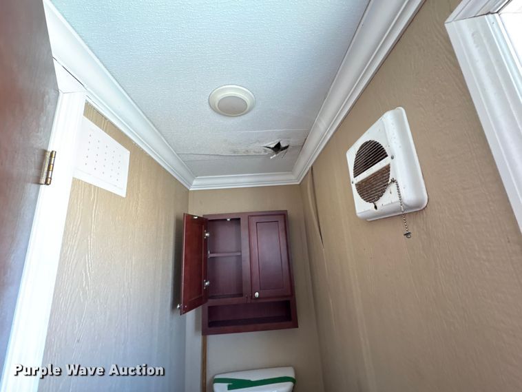 image for item FK1327 Skid mounted living quarters