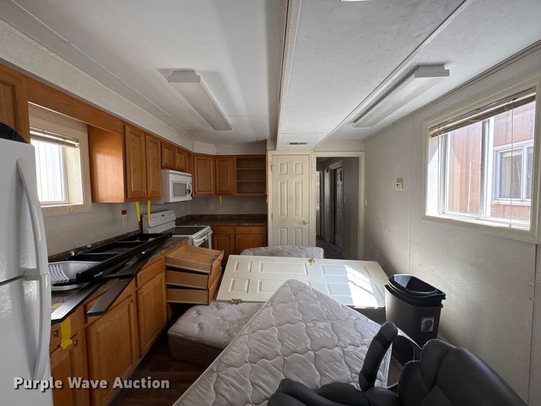image for item FK1329 Skid mounted living quarters