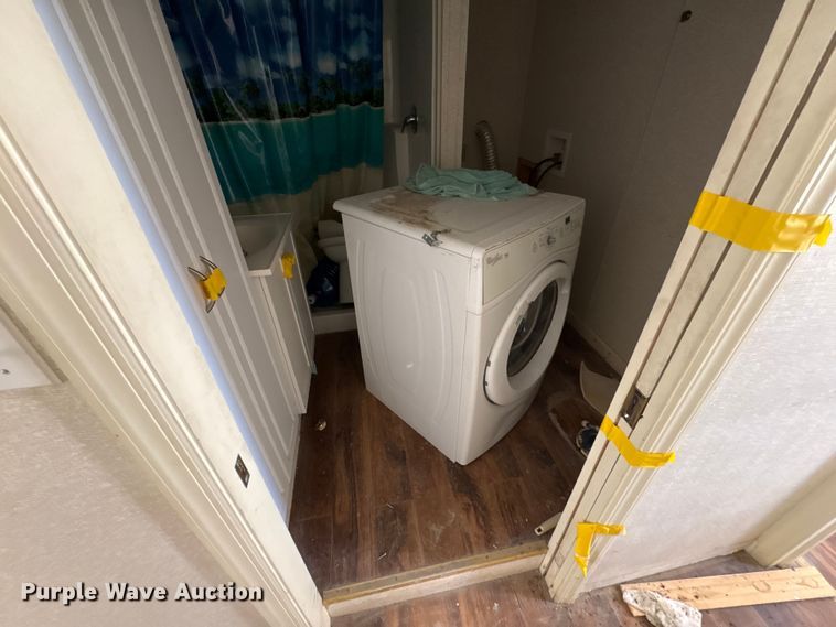 image for item FK1329 Skid mounted living quarters