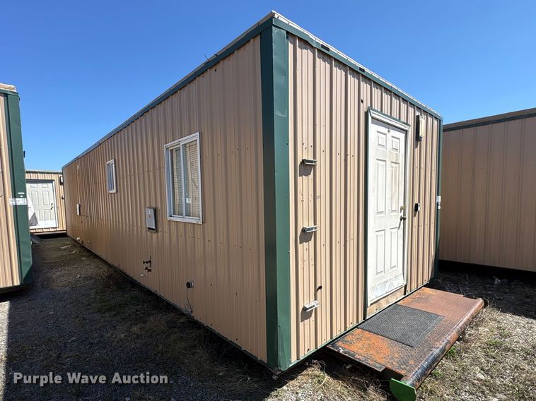 image for item FK1332 Skid mounted living quarters