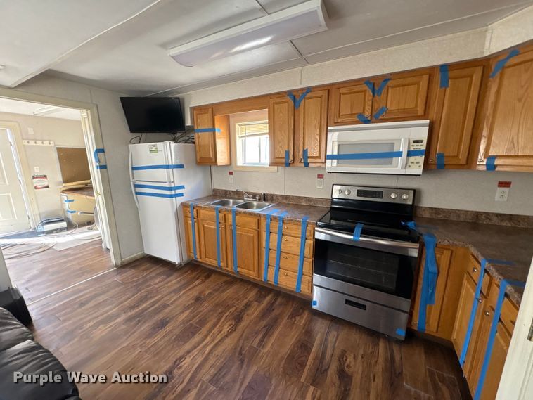 image for item FK1332 Skid mounted living quarters