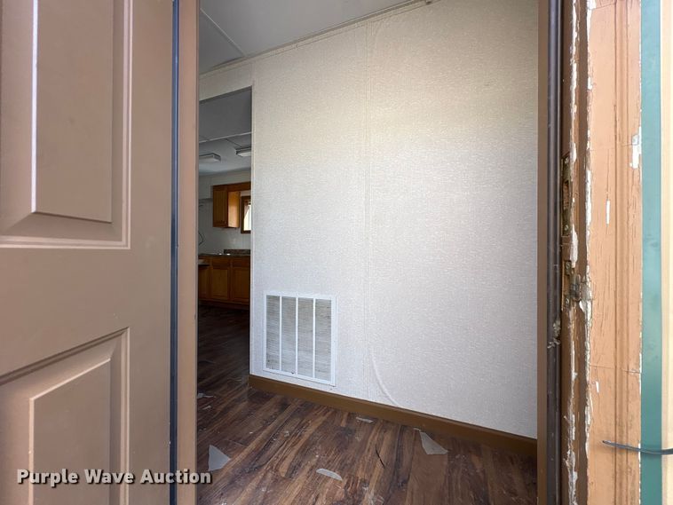 image for item FK1333 Skid mounted living quarters