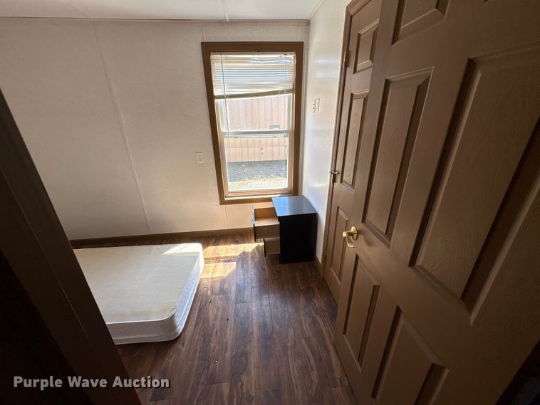 image for item FK1333 Skid mounted living quarters