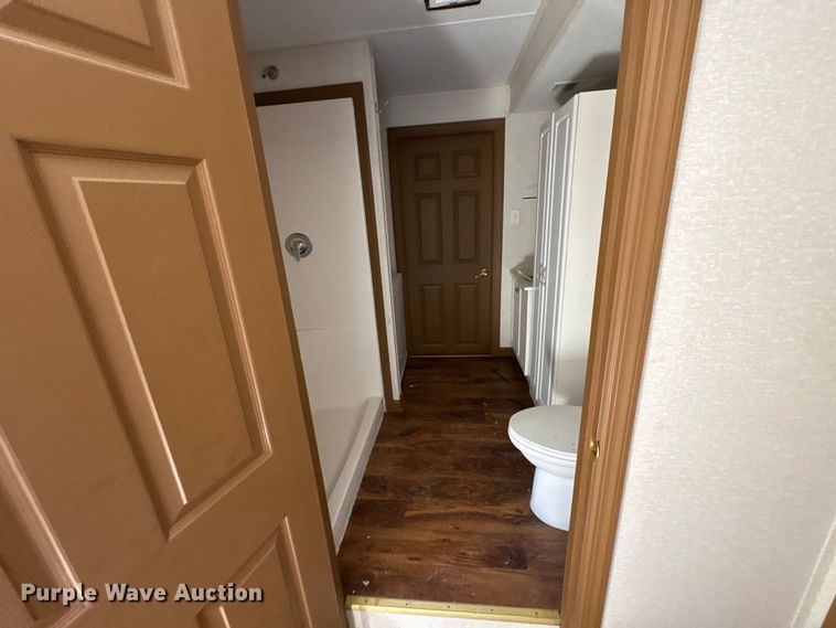 image for item FK1333 Skid mounted living quarters