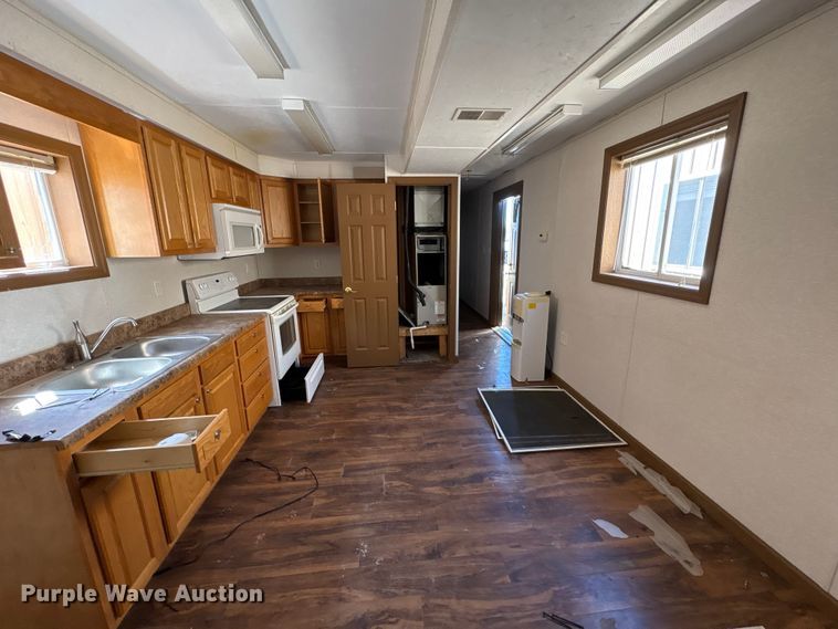 image for item FK1333 Skid mounted living quarters