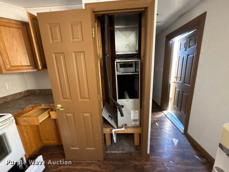 image for item FK1333 Skid mounted living quarters