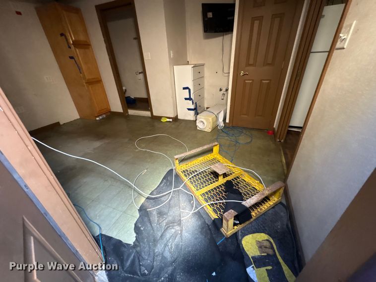 image for item FK1335 Skid mounted living quarters