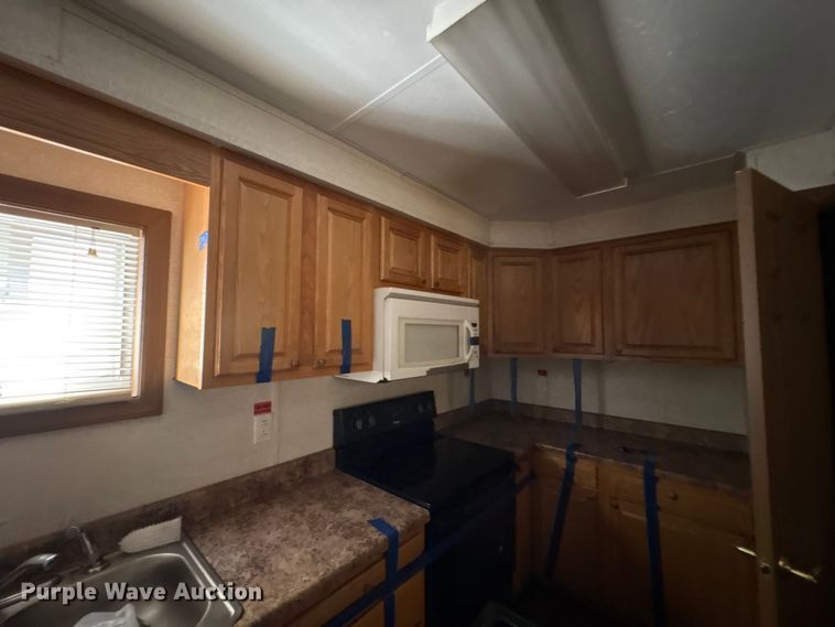 image for item FK1335 Skid mounted living quarters