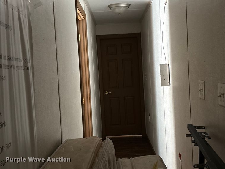 image for item FK1335 Skid mounted living quarters