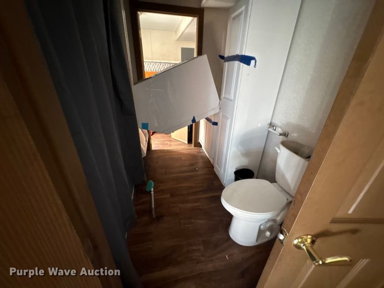 image for item FK1335 Skid mounted living quarters