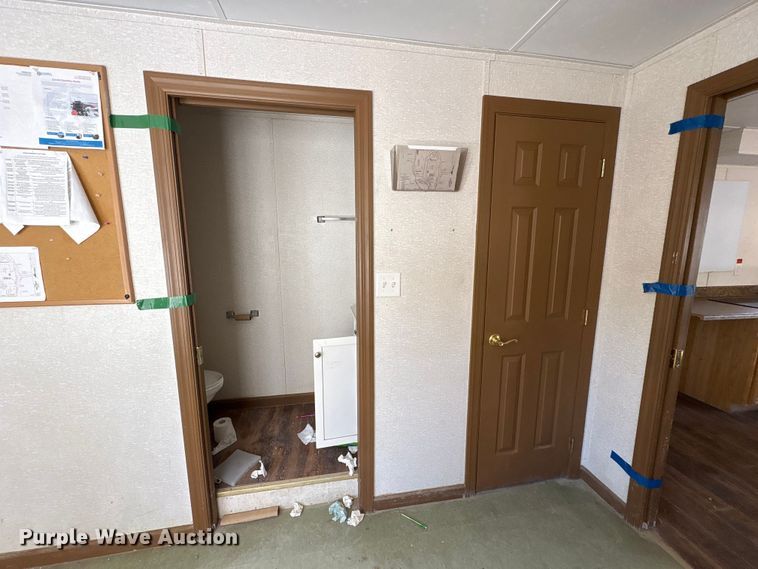 image for item FK1336 Skid mounted living quarters