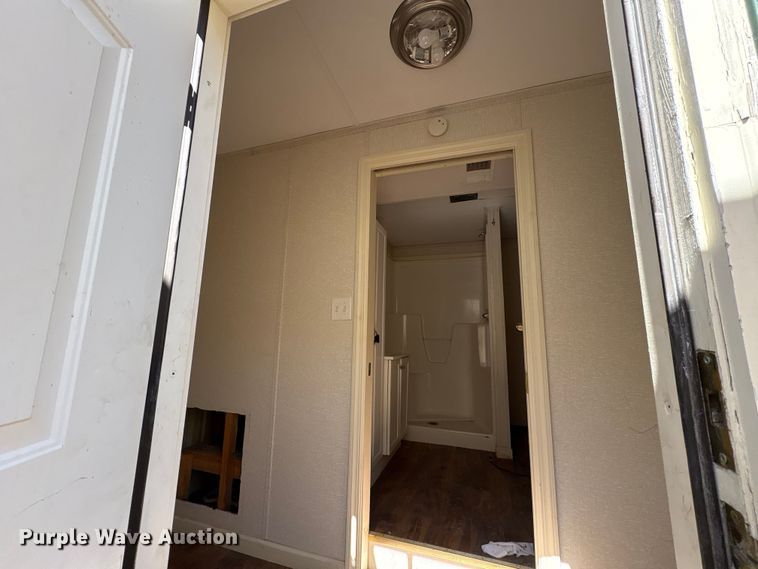 image for item FK1337 Skid mounted living quarters