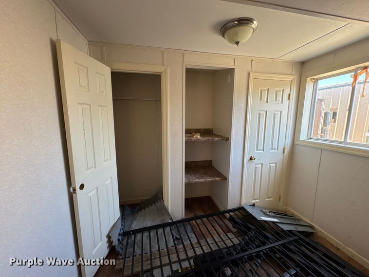 image for item FK1337 Skid mounted living quarters