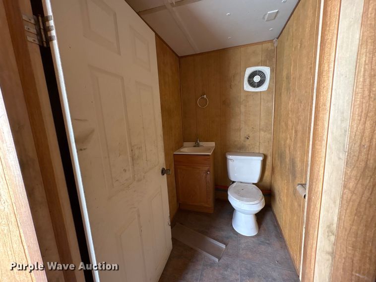 image for item FK1338 Skid mounted living quarters