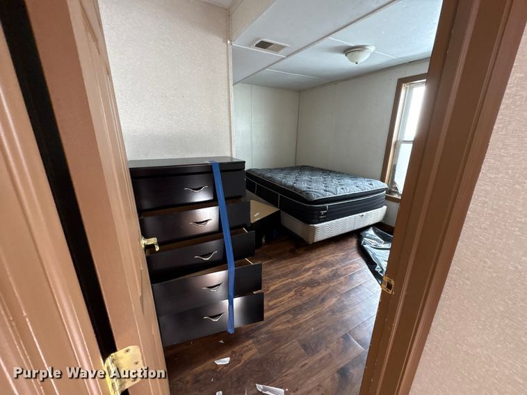 image for item FK1339 Skid mounted living quarters