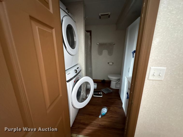 image for item FK1339 Skid mounted living quarters