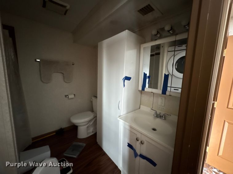 image for item FK1339 Skid mounted living quarters